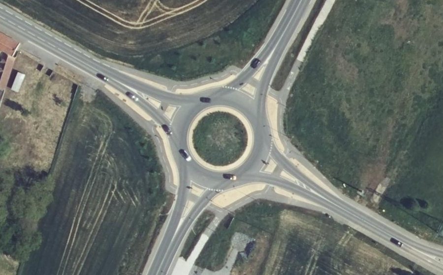 Vue aérienne du Rond-point anonyme n°1177671973
