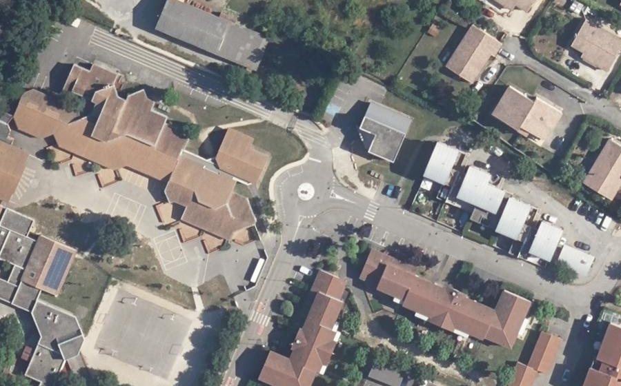 Vue aérienne du Rond-point anonyme n°117865403