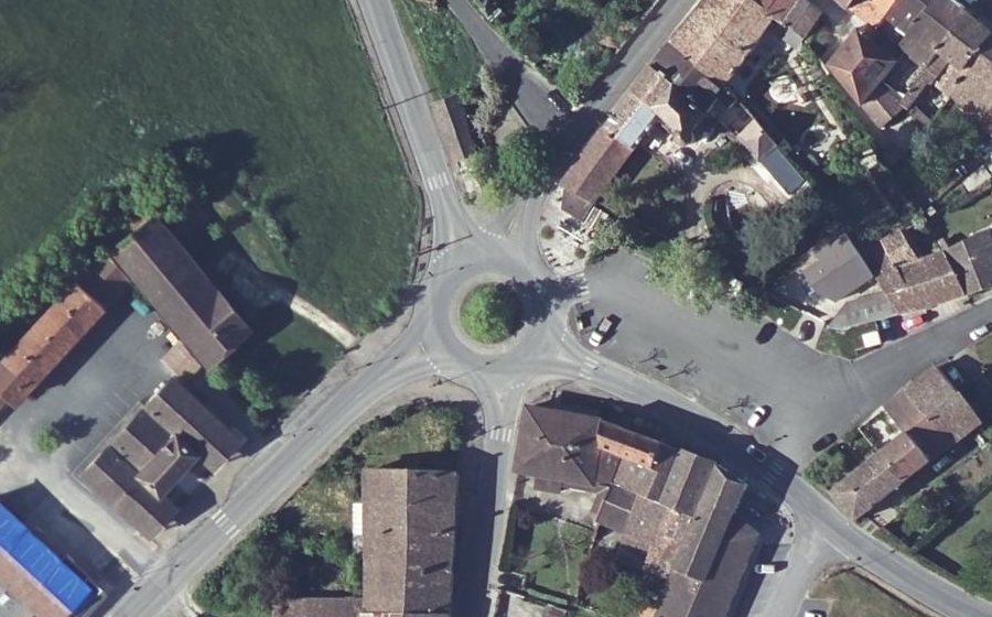 Vue aérienne du Rond-point anonyme n°117907681
