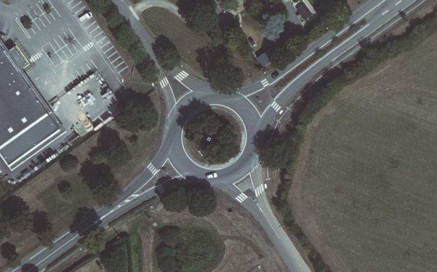 Vue aérienne du Rond-point anonyme n°117933502