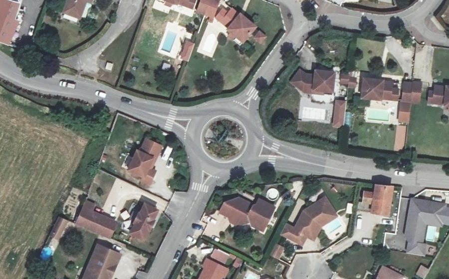 Vue aérienne du Rond-point anonyme n°117974037