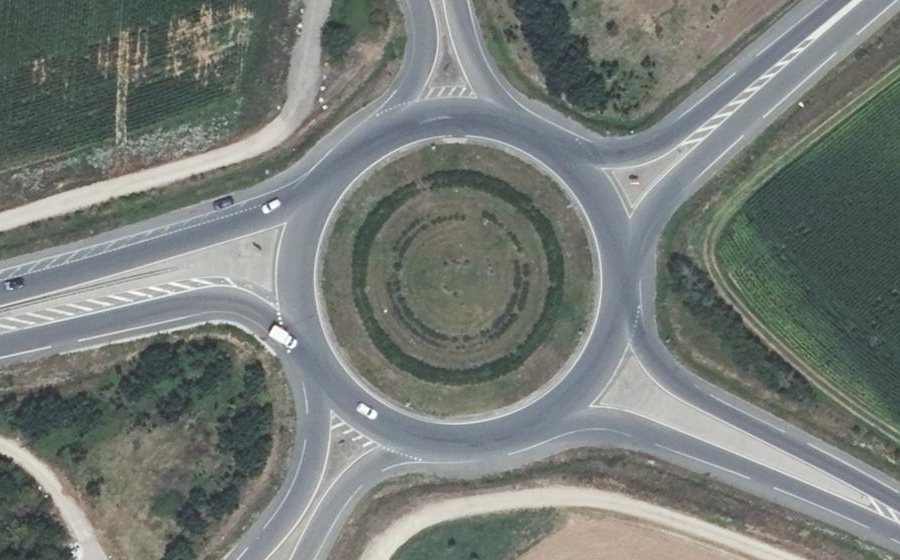 Vue aérienne du Rond-point anonyme n°117974052