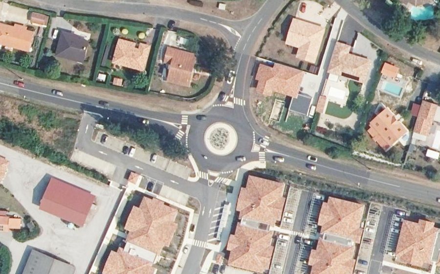 Vue aérienne du Rond-point anonyme n°1180040250