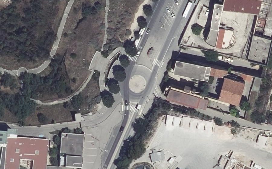 Vue aérienne du Rond-point anonyme n°118043208