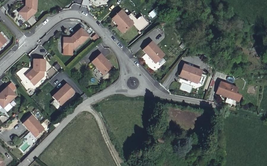 Vue aérienne du Rond-point anonyme n°1180443661