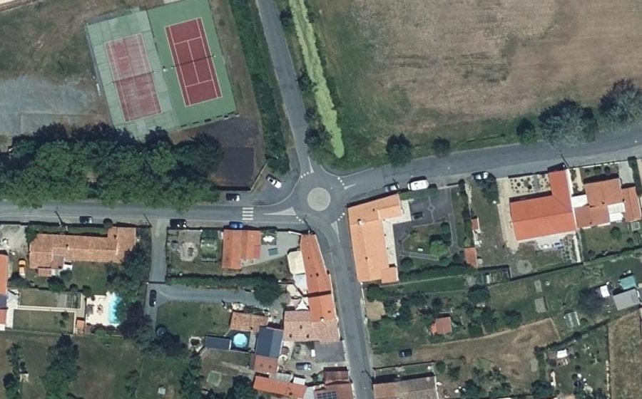 Vue aérienne du Rond-point anonyme n°1180588300