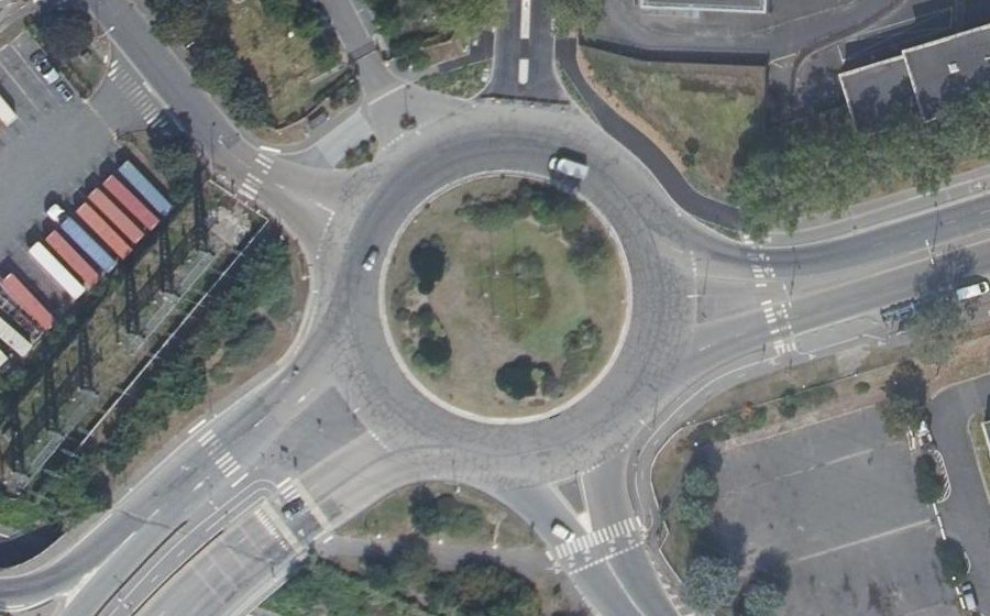 Vue aérienne du Rond-point anonyme n°11812512