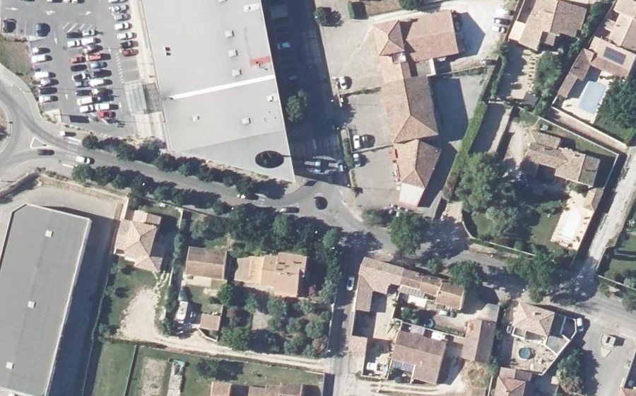 Vue aérienne du Rond-point anonyme n°1181428887