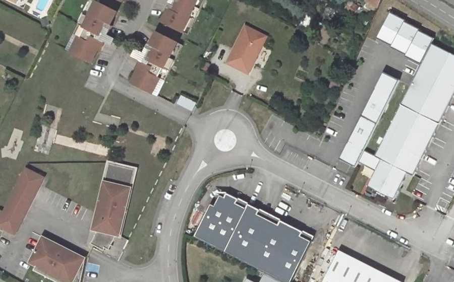 Vue aérienne du Rond-point anonyme n°1181716819