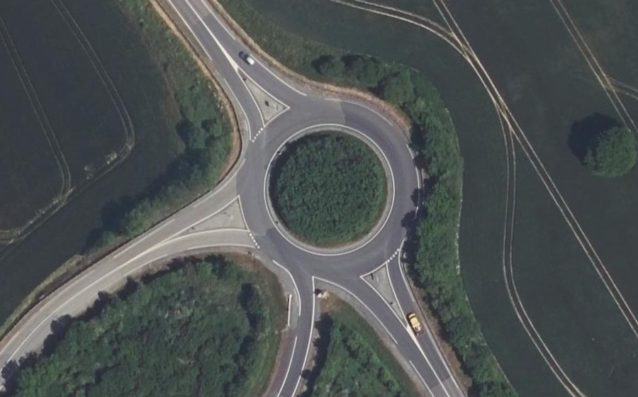 Vue aérienne du Rond-point anonyme n°118180615