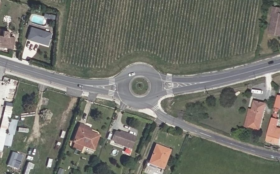 Vue aérienne du Rond-point anonyme n°118191412