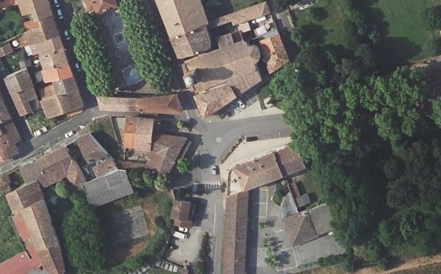 Vue aérienne du Rond-point anonyme n°118246454