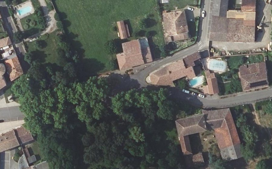 Vue aérienne du Rond-point anonyme n°118246455