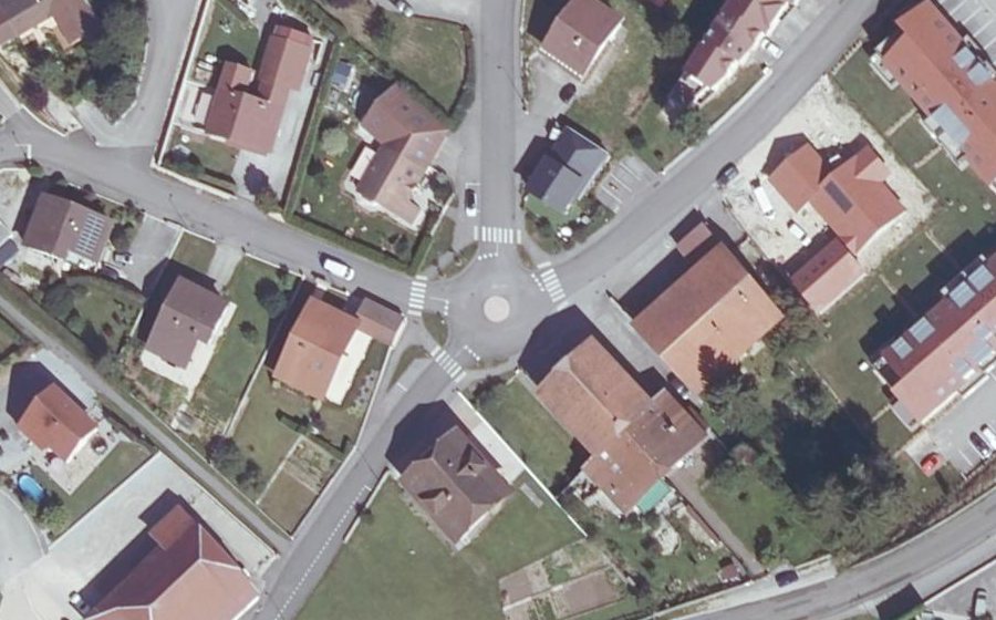 Vue aérienne du Rond-point anonyme n°1182603118