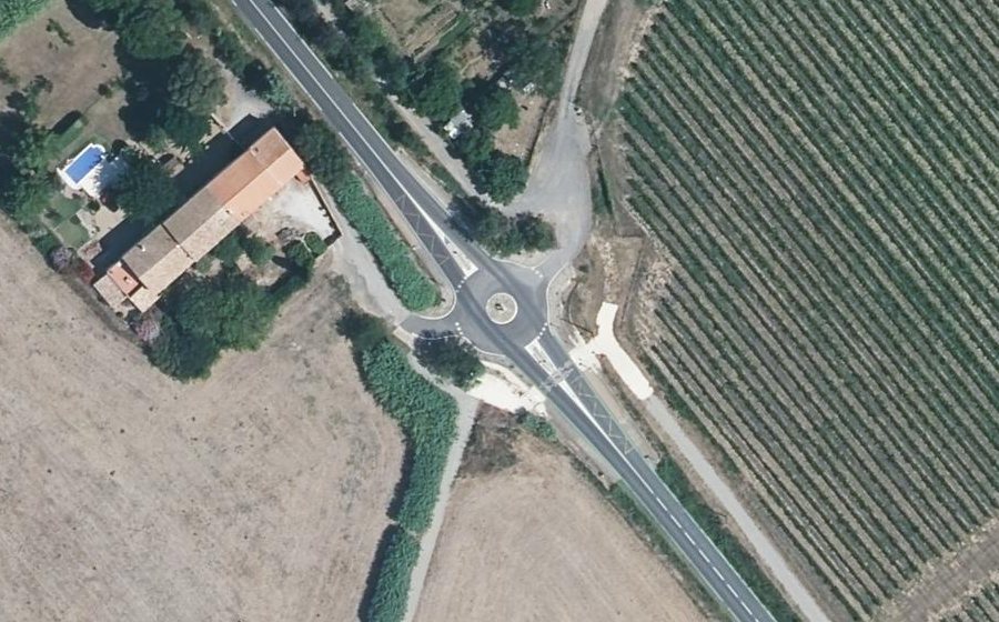 Vue aérienne du Rond-point anonyme n°1182851542
