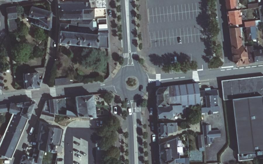 Vue aérienne du Rond-point anonyme n°118352330