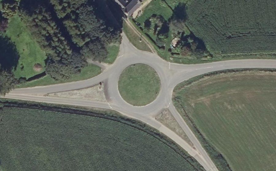 Vue aérienne du Rond-point anonyme n°118421242