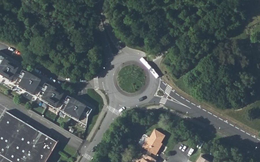 Vue aérienne du Rond-point anonyme n°1184409915
