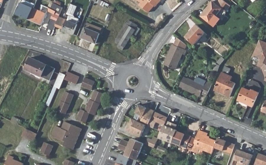 Vue aérienne du Rond-point anonyme n°1184409918