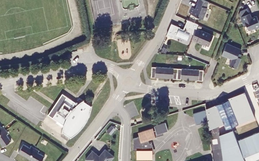 Vue aérienne du Rond-point anonyme n°118455465
