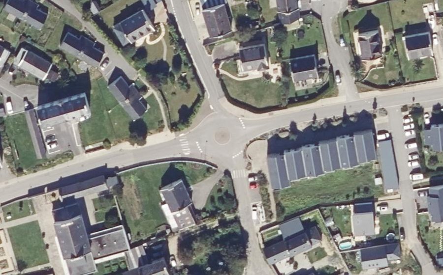 Vue aérienne du Rond-point anonyme n°118455624