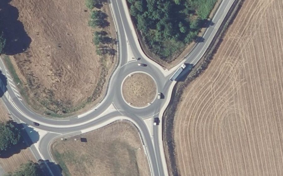 Vue aérienne du Rond-point anonyme n°1184838750