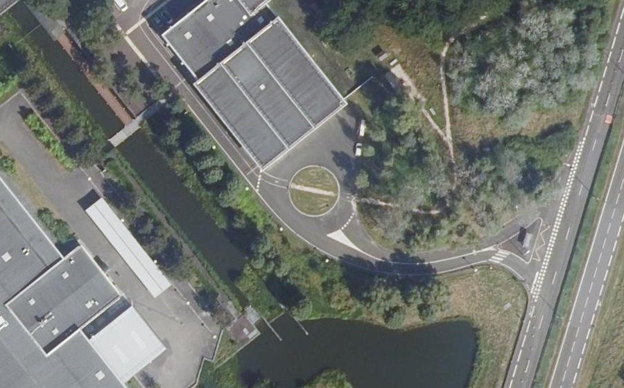 Vue aérienne du Rond-point anonyme n°118498892