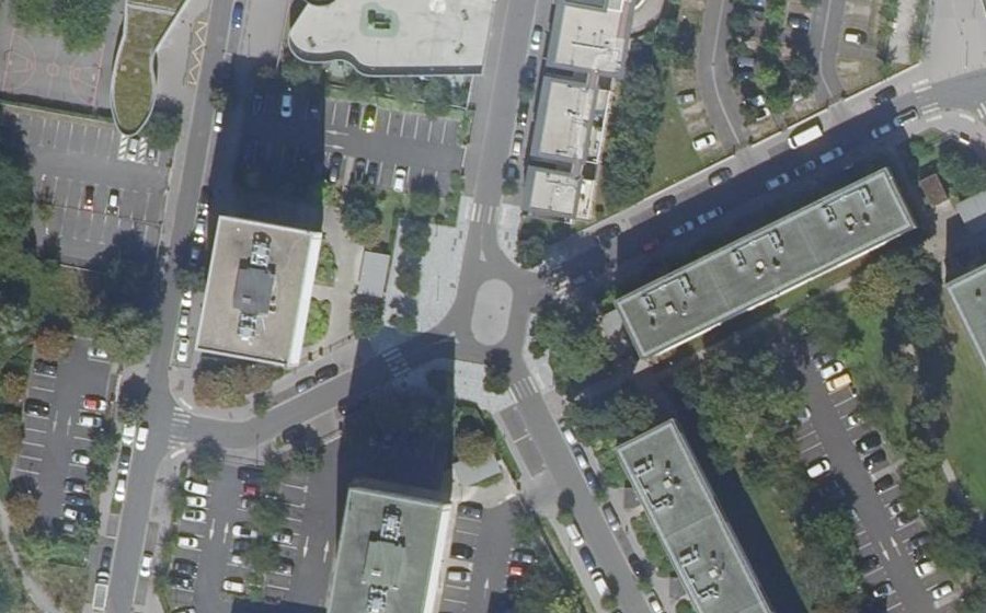 Vue aérienne du Rond-point anonyme n°1185227450