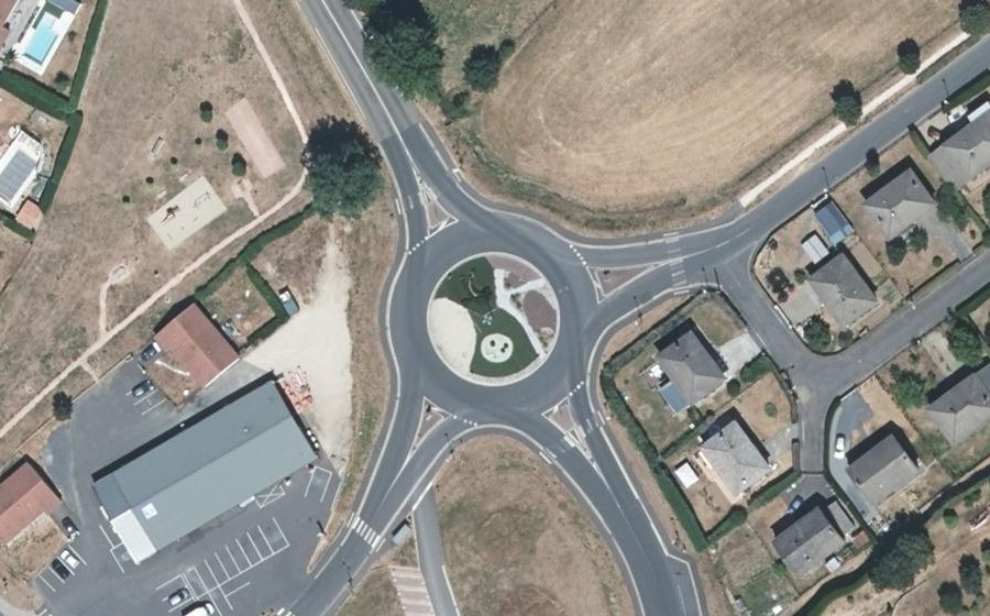 Vue aérienne du Rond-point anonyme n°118529387