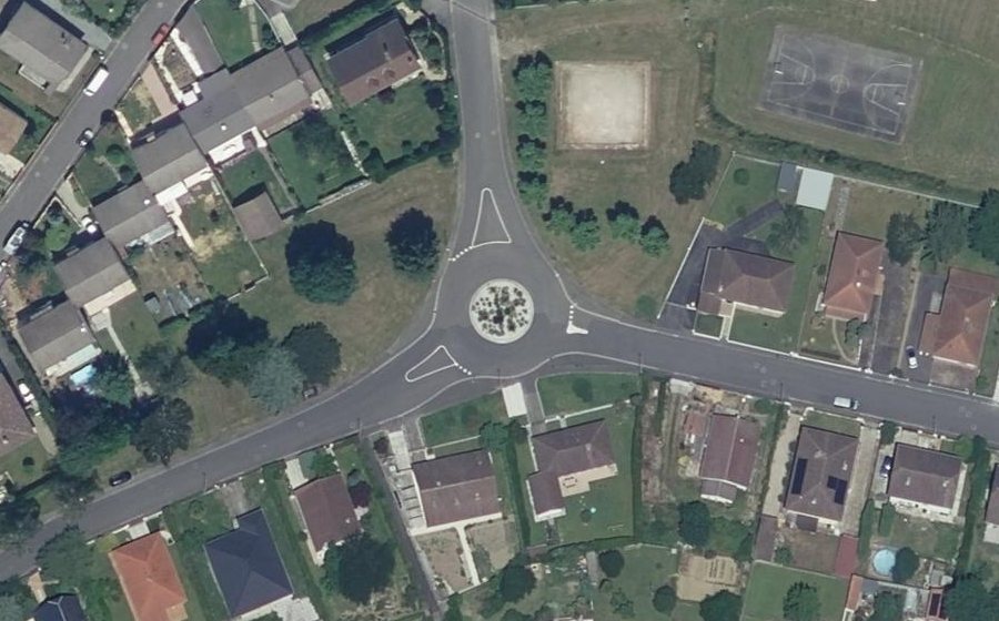 Vue aérienne du Rond-point anonyme n°1185365555
