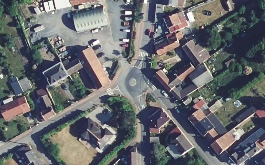 Vue aérienne du Rond-point anonyme n°1185608308