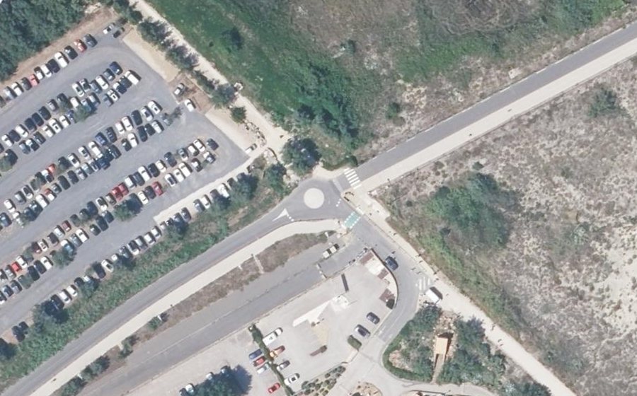 Vue aérienne du Rond-point anonyme n°118702934