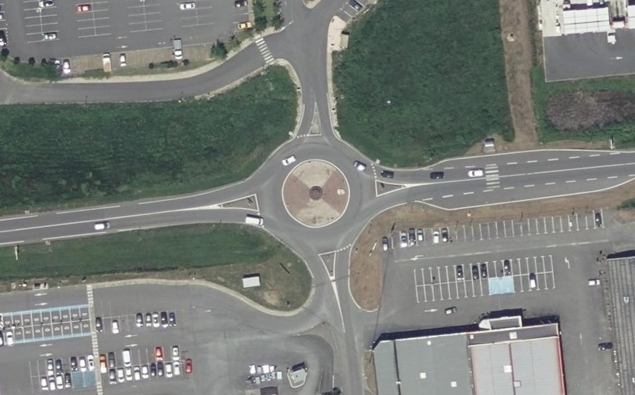 Vue aérienne du Rond-point anonyme n°118729306