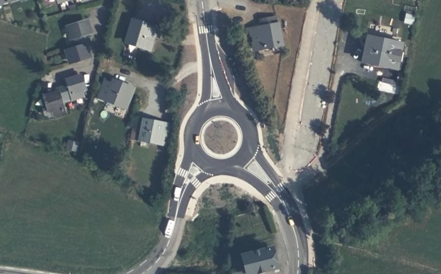 Vue aérienne du Rond-point anonyme n°1187872057