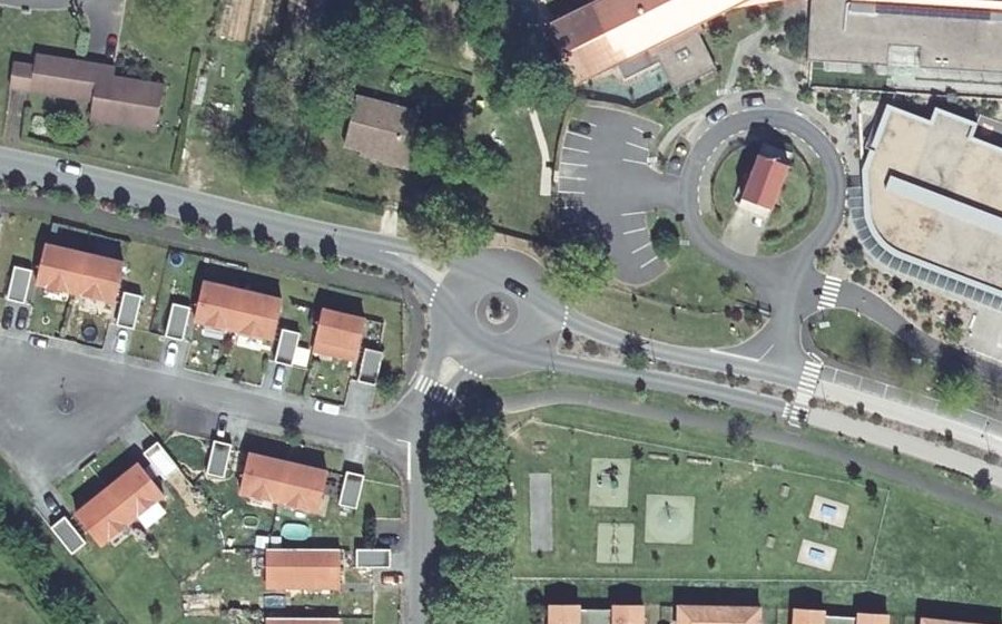 Vue aérienne du Rond-point anonyme n°1188316275