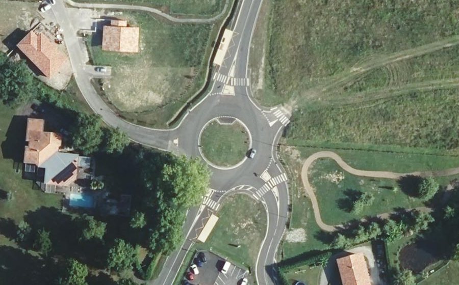 Vue aérienne du Rond-point anonyme n°1188583043