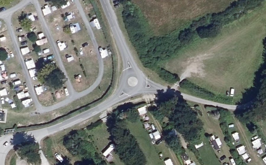 Vue aérienne du Rond-point anonyme n°1188792246