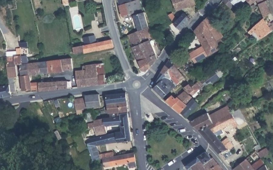 Vue aérienne du Rond-point anonyme n°1189019810