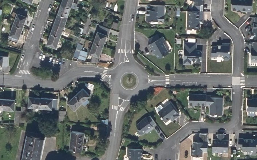 Vue aérienne du Rond-point anonyme n°119050799