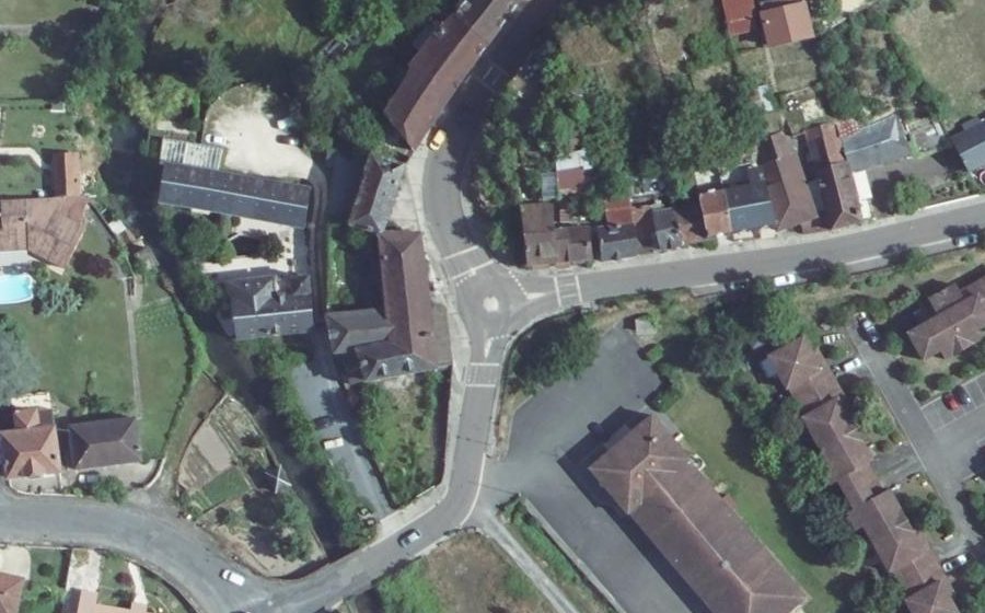 Vue aérienne du Rond-point anonyme n°119053024