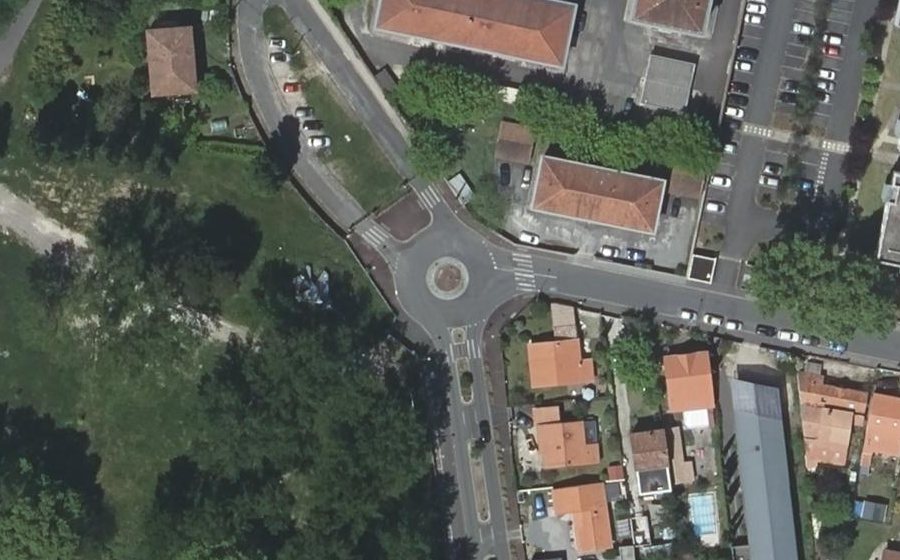 Vue aérienne du Rond-point anonyme n°119053293