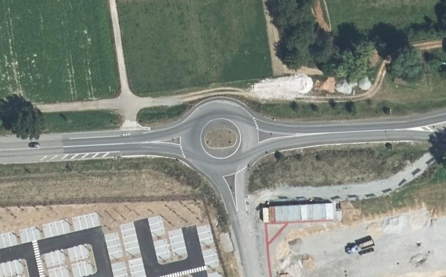 Vue aérienne du Rond-point anonyme n°1190769182