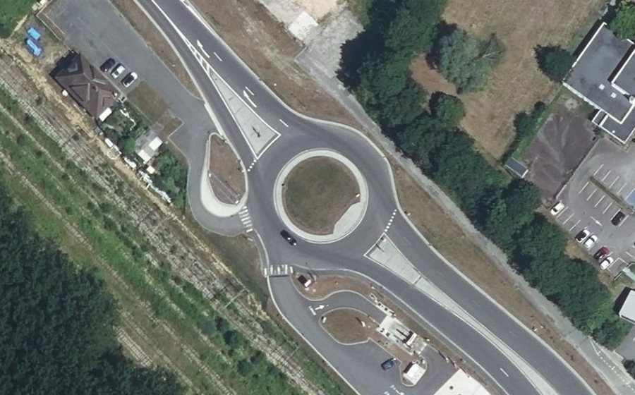 Vue aérienne du Rond-point anonyme n°1191447599