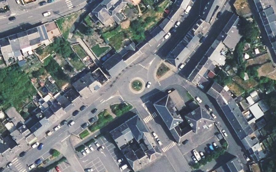 Vue aérienne du Rond-point anonyme n°119175150