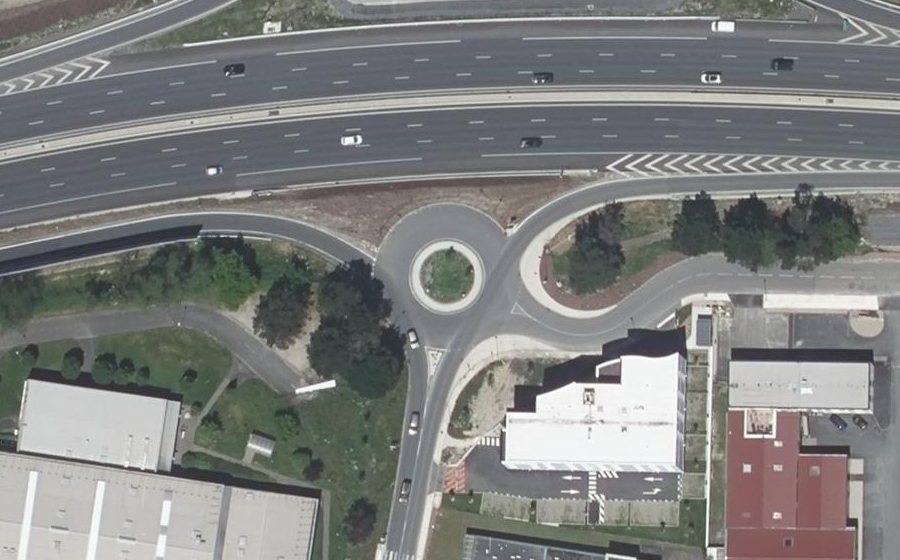 Vue aérienne du Rond-point anonyme n°1192019204