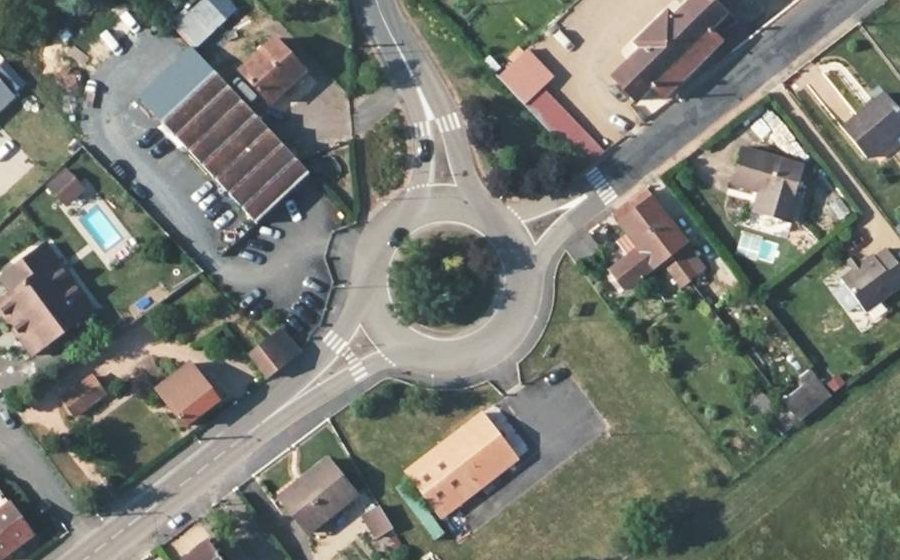 Vue aérienne du Rond-point anonyme n°119237914