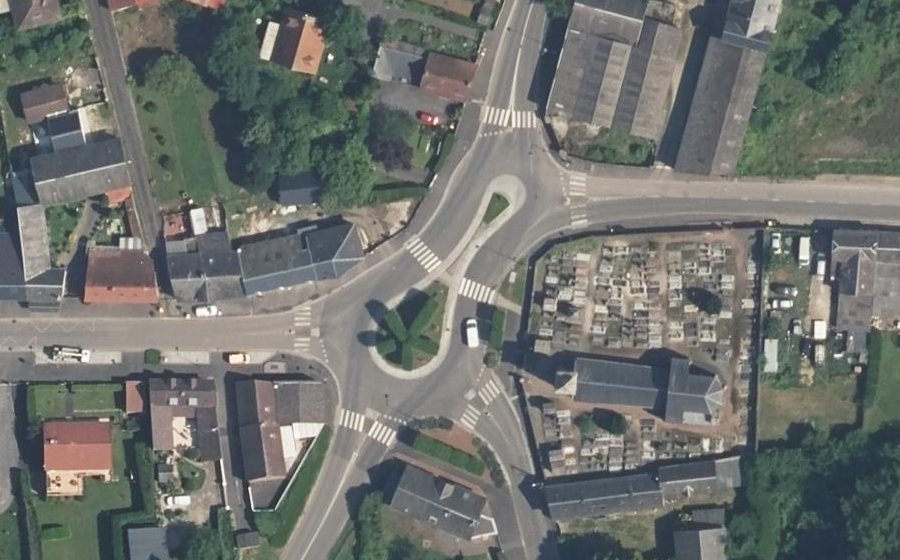 Vue aérienne du Rond-point anonyme n°1192702831