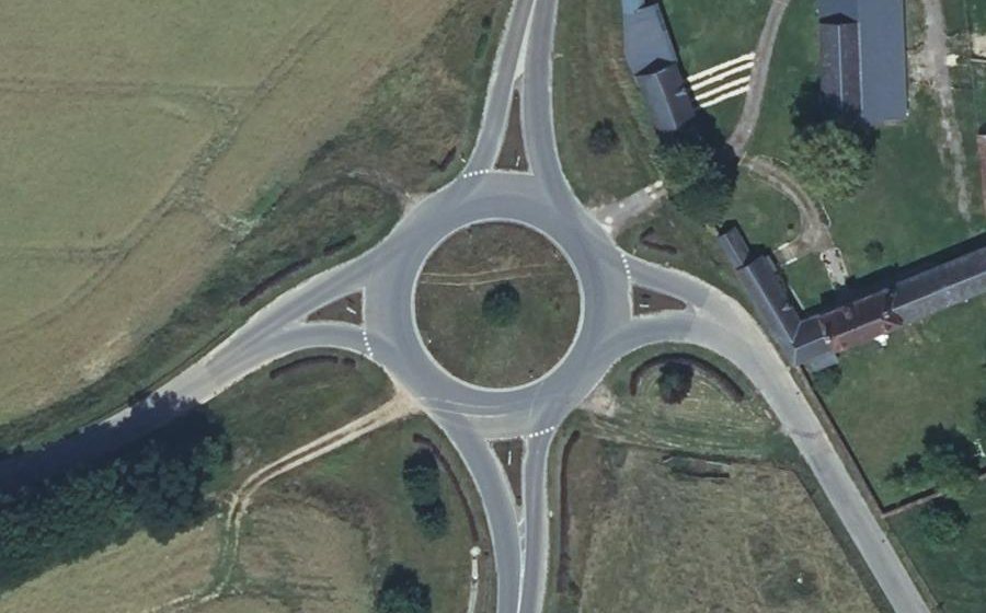 Vue aérienne du Rond-point anonyme n°119316765
