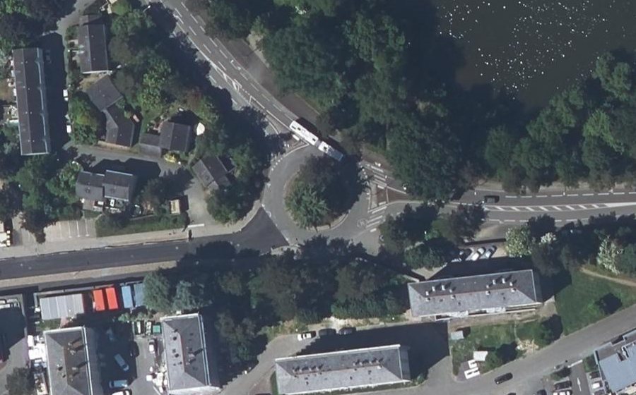Vue aérienne du Rond-point anonyme n°119333729