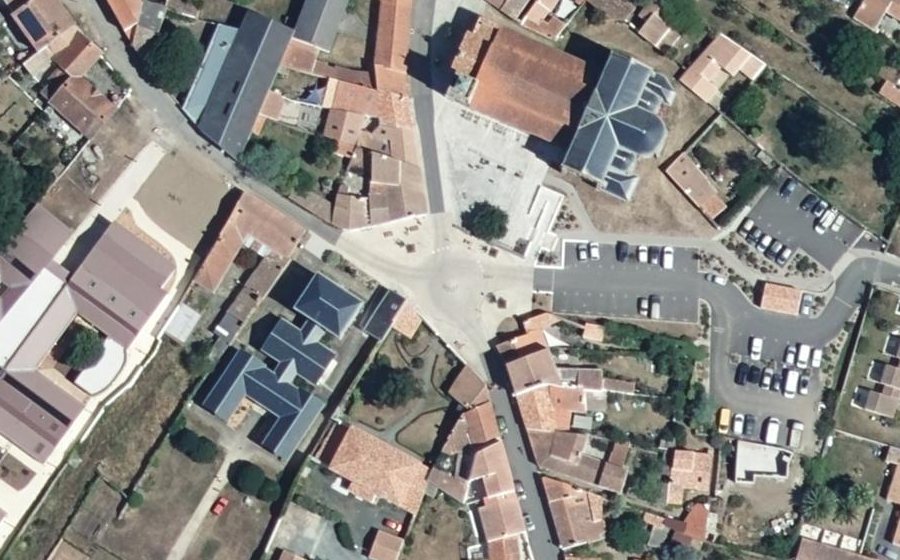 Vue aérienne du Rond-point anonyme n°1194070830